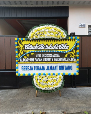 Papan Bunga Duka di Gunung Ibul Barat